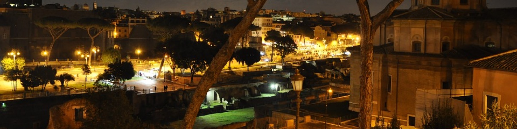 TOUR PRIVATO - Tour delle piazze di Roma di notte